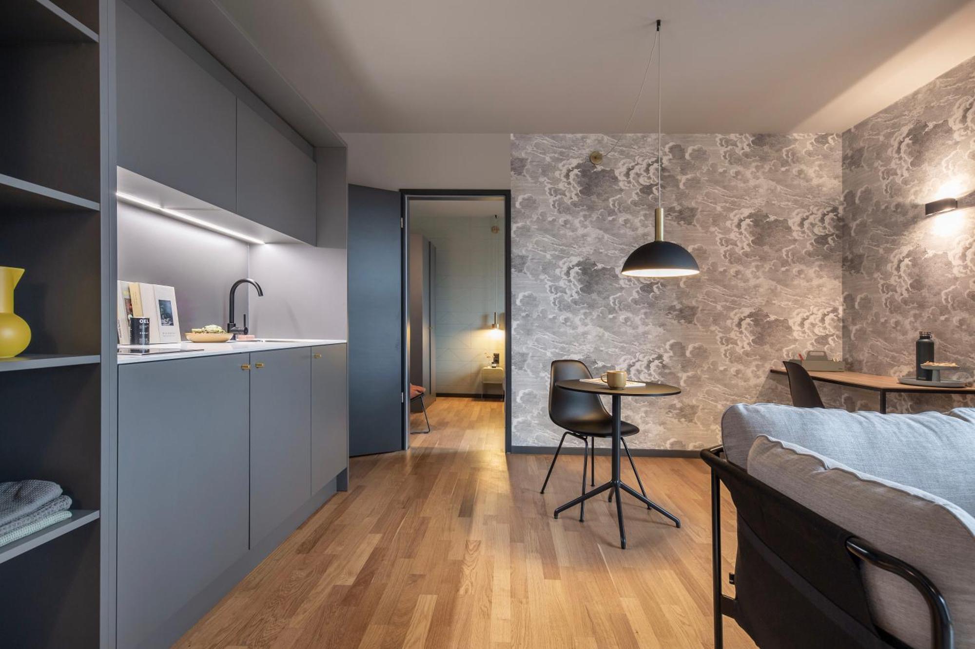 Ipartment Berlin Airport Hotel 4*